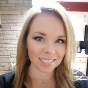 Meet your Posher, Loni